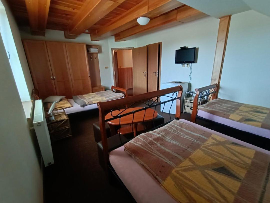 Penzion Nove Dvory Kutná Hora Esterno foto
